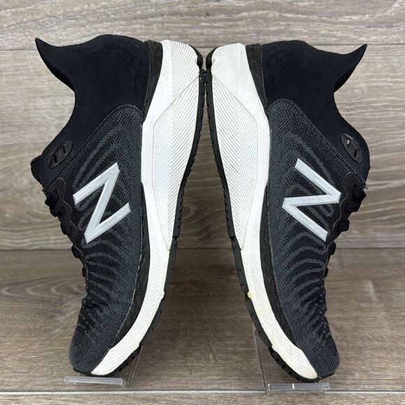 New Balance Fresh Foam 860 v11 Women’s Sz 7 2A Narrow Black White Low Sneakers - Picture 9 of 11